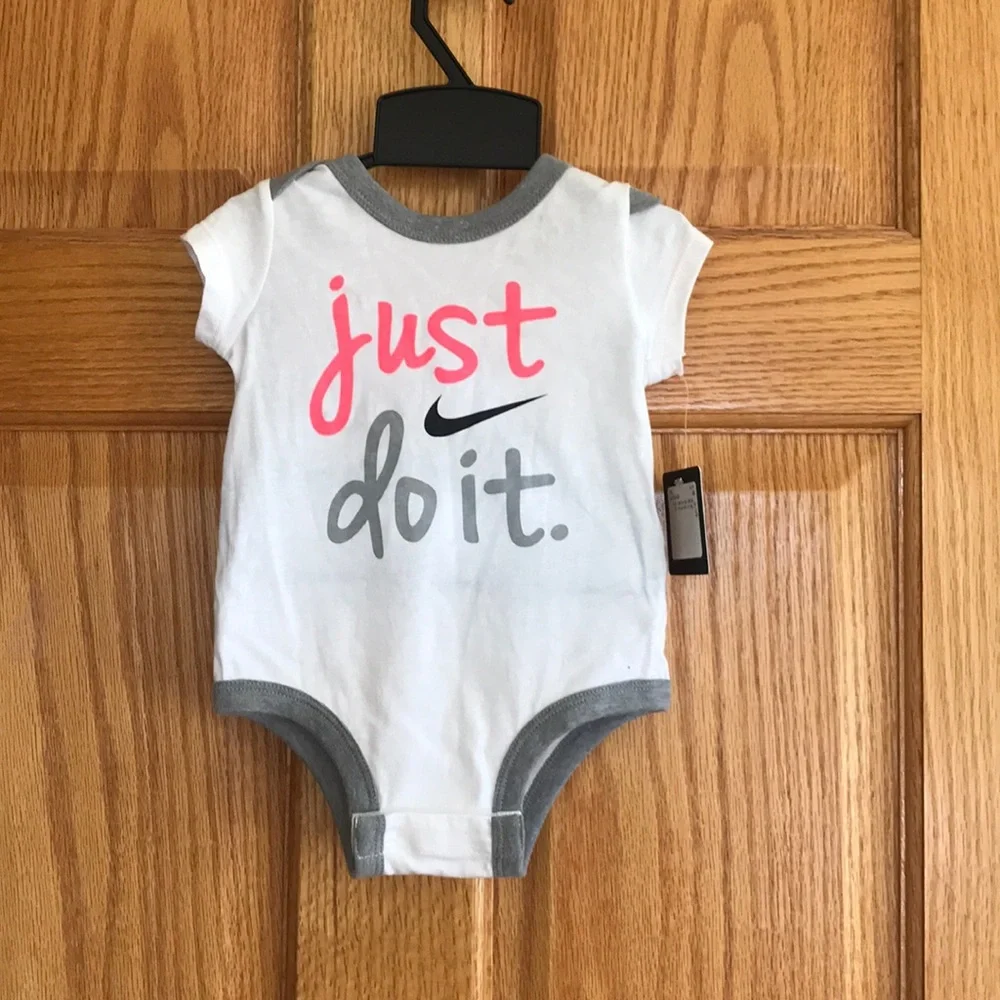 Girl’s Nike Outfit